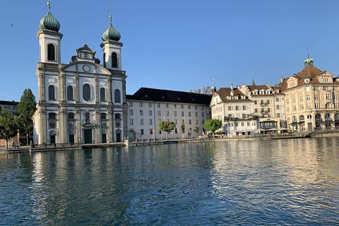 Visite de la ville Plus Lucerne par Etuktuk