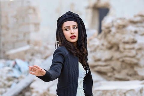 Private Photo Session with a Local Photographer in Doha