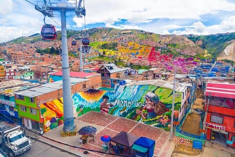 BOGOTA: Recorrido al Barrio el Paraíso en teleferico.