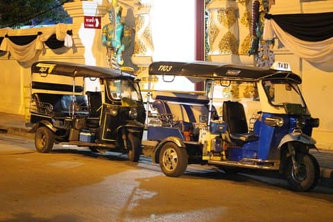 Privat kveld! Crisscross Chiang Mai's Night av klassikeren Tuk Tuk