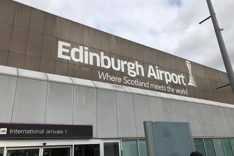 Flughafen Edinburgh nach Edinburgh City plus Privattransfer für die Hin- und Rückfahrt