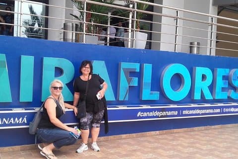 Visita las esclusas de Miraflores y Casco Antiguo