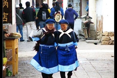 Country Biking tour to lashi lake Lamaism temple baisha village from Lijiang