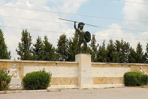 Stolt Thermopylae & berömd Delphi Oracle i en privat sightseeing