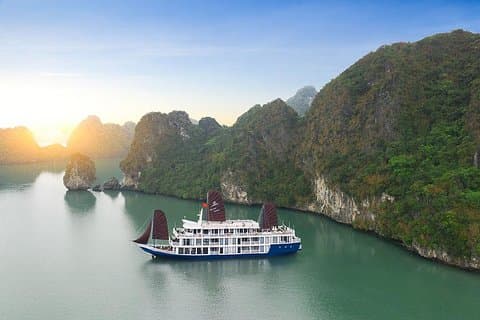 Bahía de Halong 3 días 2 noches: en crucero de 4 estrellas