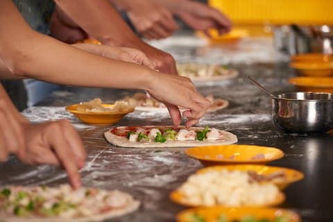Pizza & Tiramisu Class at a Cesarina's home with tasting in Aosta