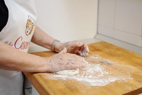 Privat pizza og Tiramisu-klasse hjemme hos en Cesarina med smaksprøver i Fasano