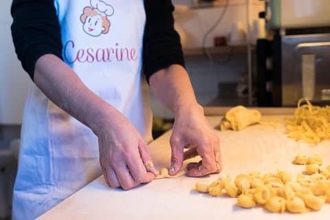 Cocinar Pasta y Tiramisu en una casa local en Bolonia por Cesarine