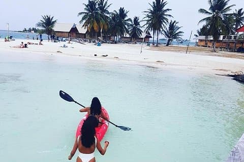 Excursión de un día a las islas de San Blas: snorkel y kayaks