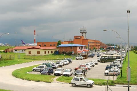 Privat transfer: Kathmandus inrikesflygplats till hotellfordon