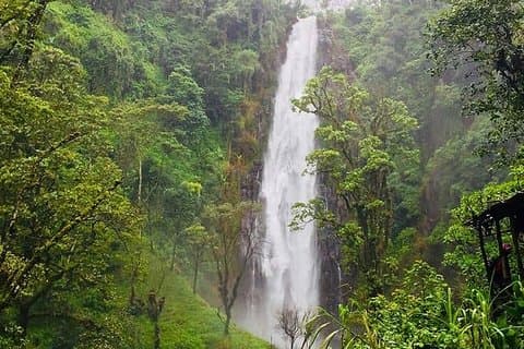 Escursione di un'intera giornata alla cascata del Monte Meru