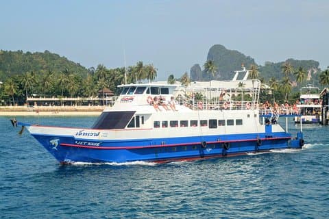 Res från Krabi till Koh Phi Phi med färja/motorbåt