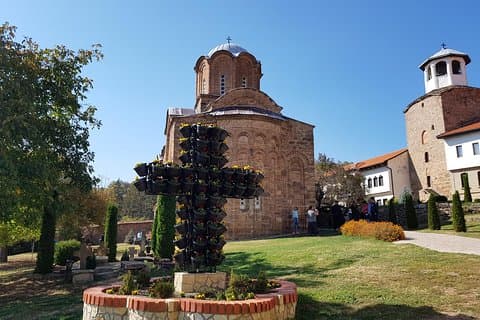 Vinica, el monasterio de Lesnovo y Kratovo desde Skopje