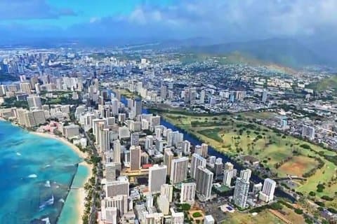 マウイ島発、アリゾナ記念館、真珠湾、ホノルル市内ツアー