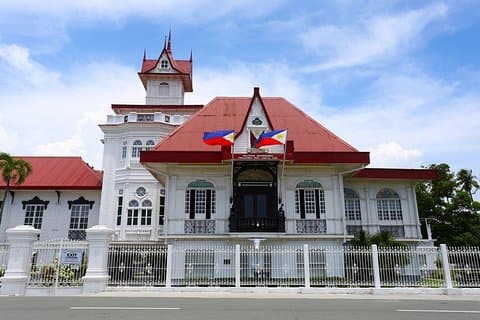 Cavite Historia y Ocio