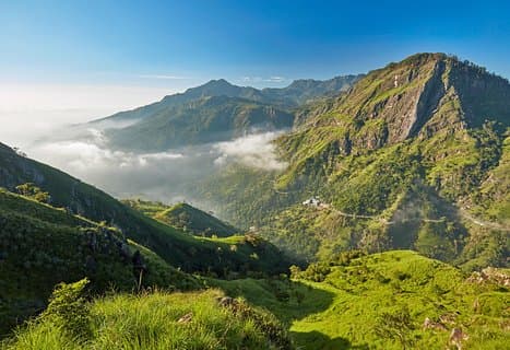 Trek till Little Adams Peak och Nine Arches Bridge i Ella