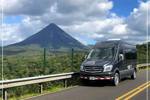 ラ フォルトゥーナ デ アレナルからサン ホセまでのプライベート交通機関