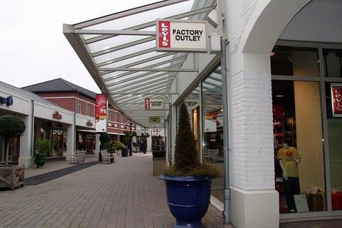 Privat resa till Designer Outlet Roermond från Amsterdam