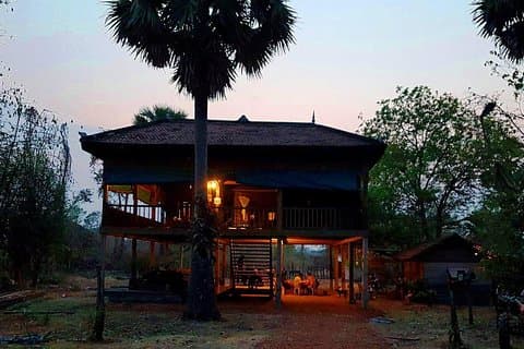 Minibuss - 2 D, 1 N Siem Reap / Koh Ker / Loas Border Adventure