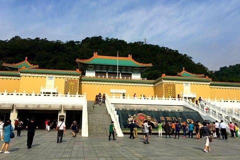 N114 Museo del Palacio Parque Nacional Yangmingshan Tamsui Old Street Taipei Day Tour (10h)
