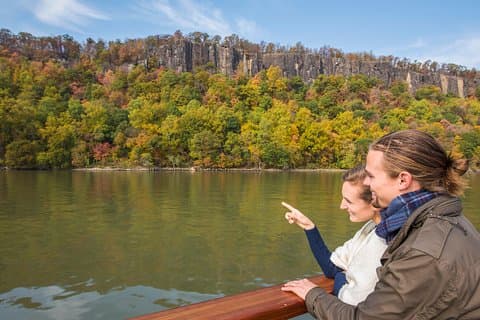 New York Fall Foliage Seil opp Hudson River