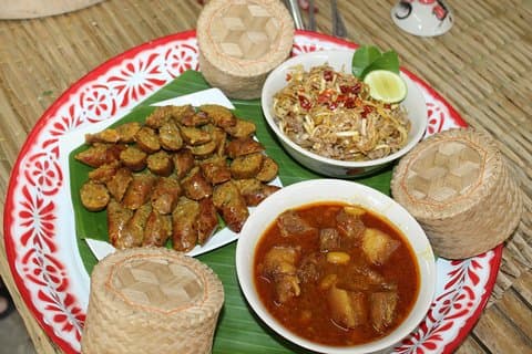 Chiang Mai Lanna Northern Thai Cooking Experience with Locals
