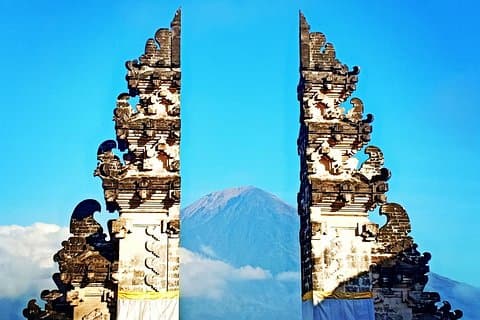 Östliche Bali Tour. Lempuyang Tempel, Tirta Gangga, Goa Lawah, Virgin Beach.