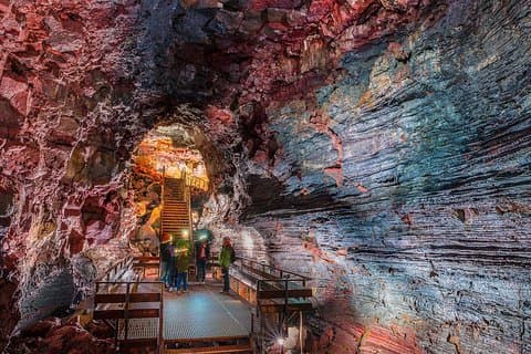 Tour del túnel de lava - Raufarhólshellir