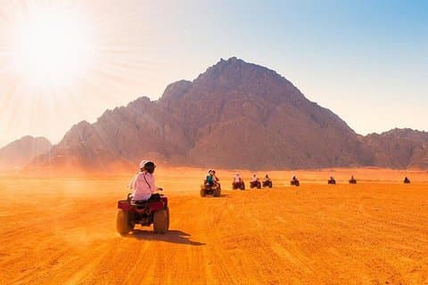 Safari in quad nel deserto di 5 ore, giro in cammello e cena