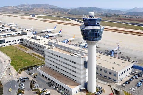 Vervoer van de haven van Piraeus naar de internationale luchthaven van Athene en terug