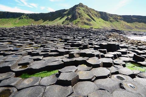 ダブリンからベルファストブラックキャブ、ダンルース城、ジャイアンツコーズウェイへ