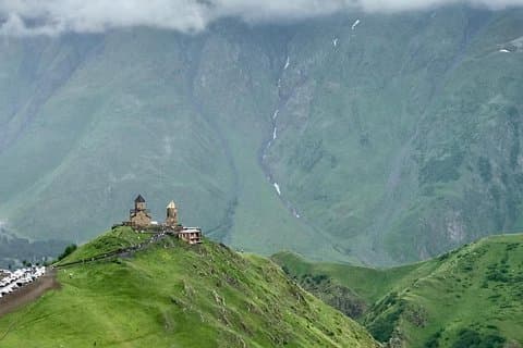 Kazbegi Private Tour – Gergeti Church & Mountain Views