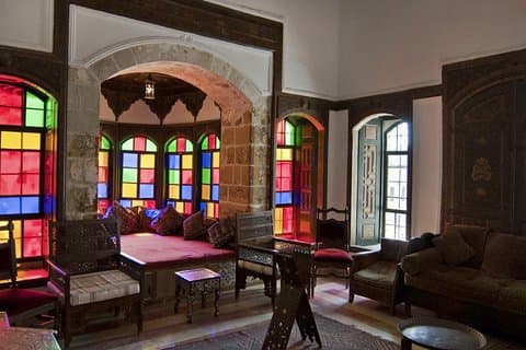 Excursion d'une journée au palais de Beiteddine, au château de Mousa et à la grotte Ain Wa Zain