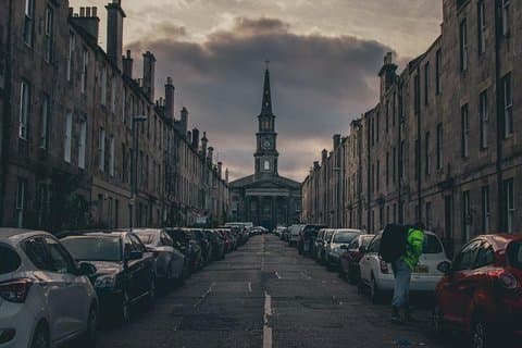 Privat Edinburgh Abreise Transfer - Hotel / Unterkunft zum Flughafen