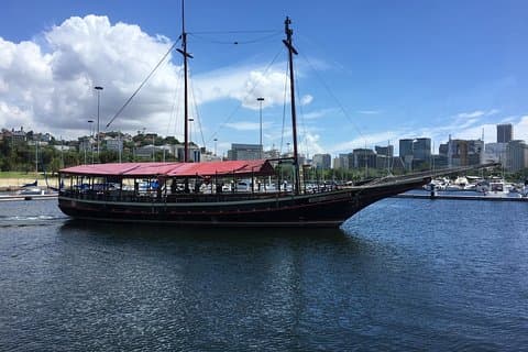 Rio vanaf de zee: Boottocht naar de baai van Guanabara met optionele barbecuelunch
