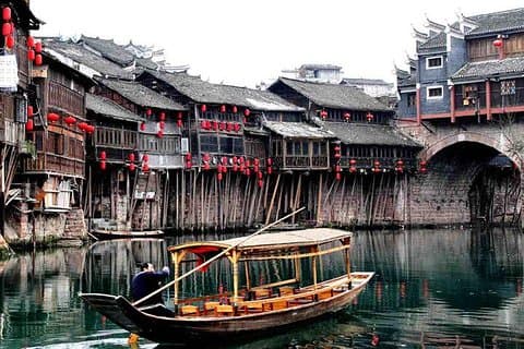 Excursão "A Bite" de 3 dias da misteriosa West Hunan Tour (Zhangjiajie + Fenghuang)