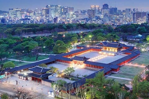 Tour Nocturno de Seúl (Mercado Gwangjang, Palacio Real y Parque Naksan)