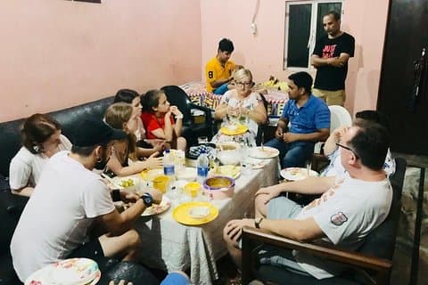 Diner in Agra met lokale Indiase familie