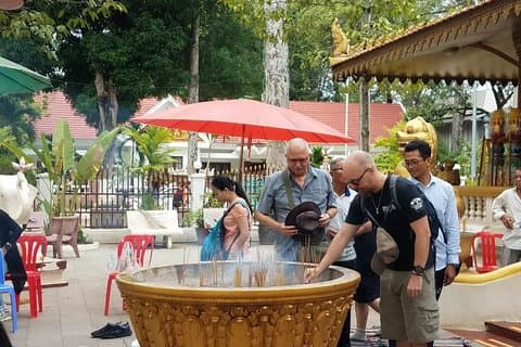 Visite partagée du village et du marché local plus repas local