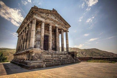 Hellenistische Garni-tempel en het Geghard-klooster