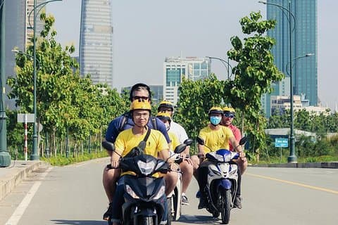 Saigon morgentur på scooter inklusive gaden mad