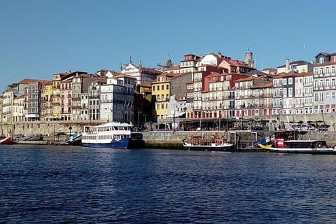 Transfer privado de Lisboa para Porto com visita de Fátima e Coimbra