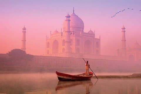 Taj Mahal Sunrise Tour da Delhi in auto privata