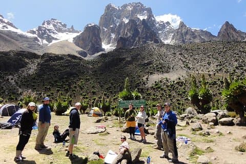 Mt Kenya-dagstur fra Nairobi (omkostninger baseret på minimum 2 personer)