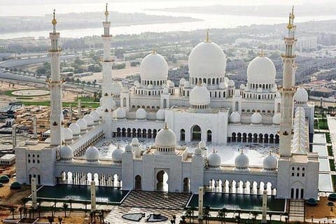 Exklusive Entdeckungstour durch Abu Dhabi: Private Stadtrundfahrt und Große Moschee