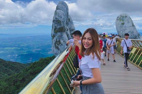Por la tarde, traslado privado desde la ciudad de Danang al Puente Dorado.