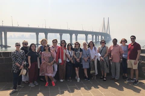 Tour privado de Bandra em Mumbai: Fortaleza, Igrejas e Caminhada de Vila