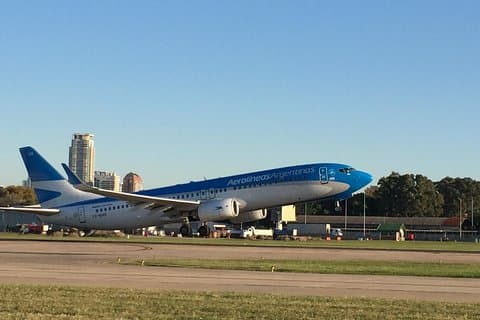 LOCAL AIRPORT TRANSFER (AEP) med engelsktalende driver
