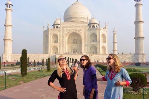 Private Sunrise Taj Mahal & Agra Tagestour von Delhi