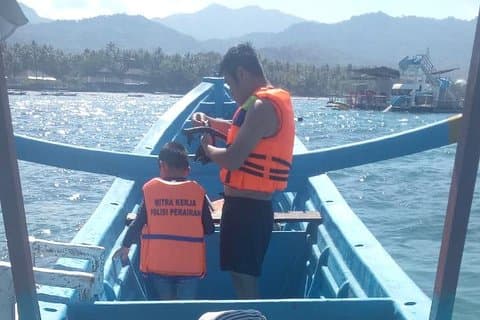 Passeio de snorkel na lagoa azul e aula de culinária na vila local.